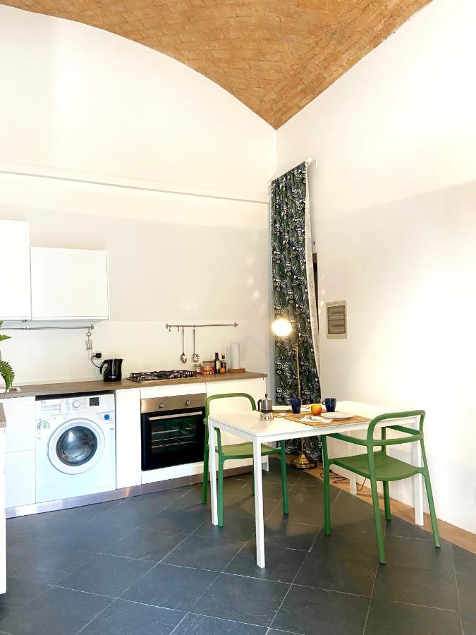 The Jungle Apartment Парма Экстерьер фото