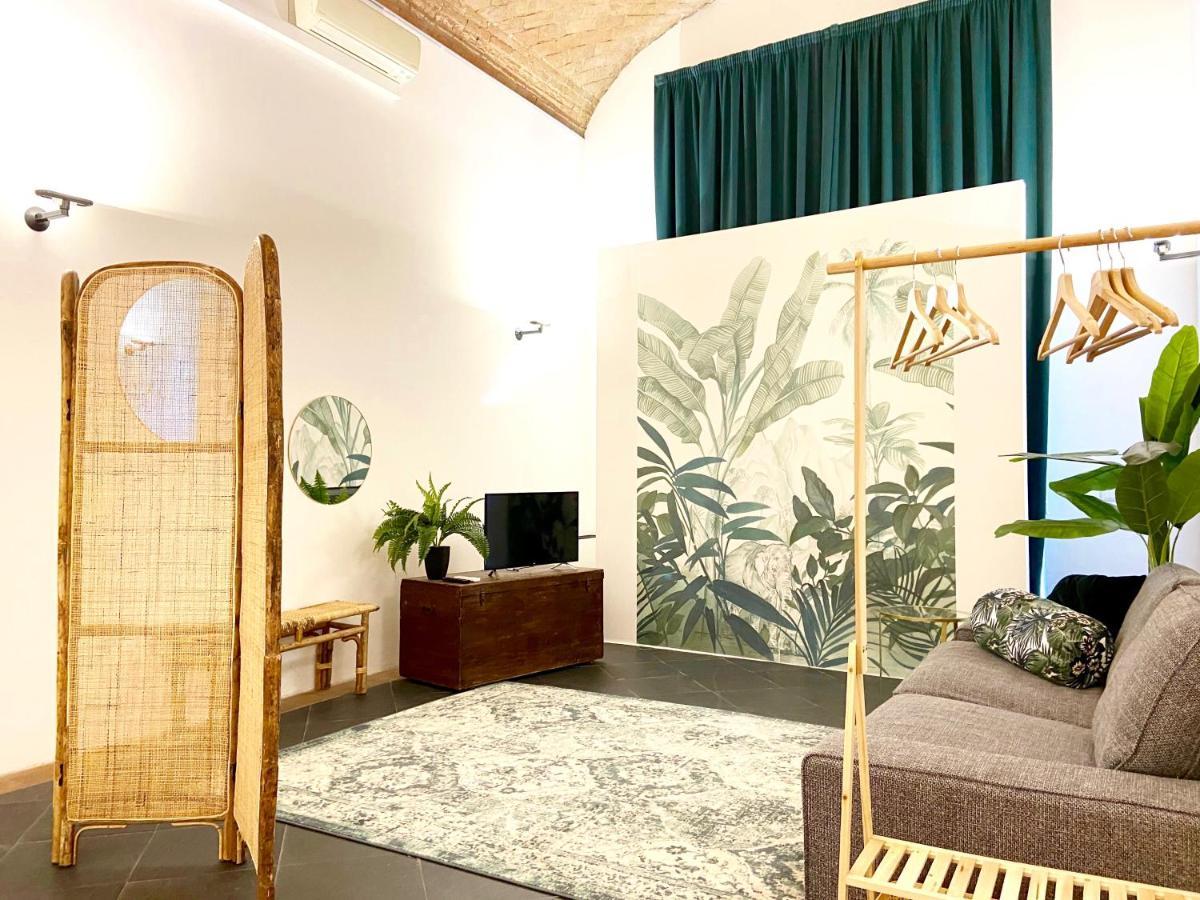 The Jungle Apartment Парма Экстерьер фото